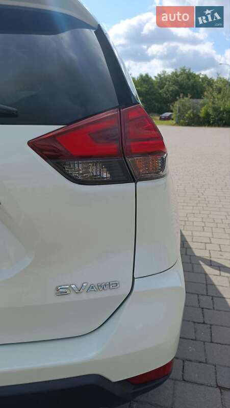 Позашляховик / Кросовер Nissan Rogue 2017 в Львові