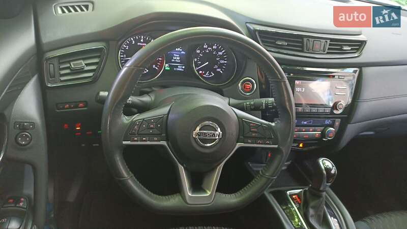 Позашляховик / Кросовер Nissan Rogue 2017 в Львові