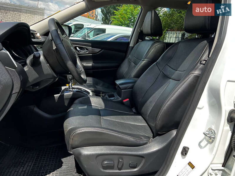 Внедорожник / Кроссовер Nissan Rogue 2016 в Днепре