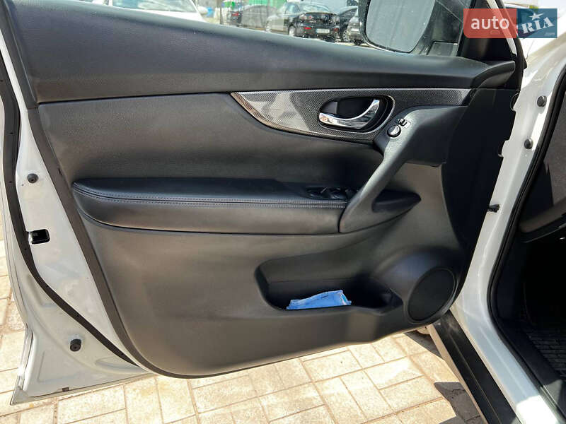 Внедорожник / Кроссовер Nissan Rogue 2016 в Днепре