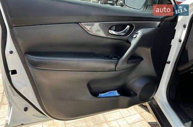 Внедорожник / Кроссовер Nissan Rogue 2016 в 