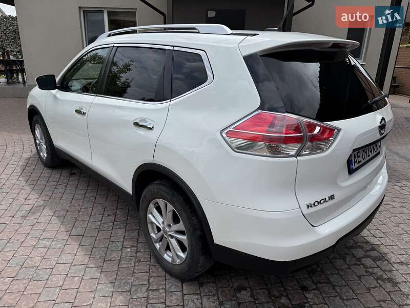 Внедорожник / Кроссовер Nissan Rogue 2016 в Днепре