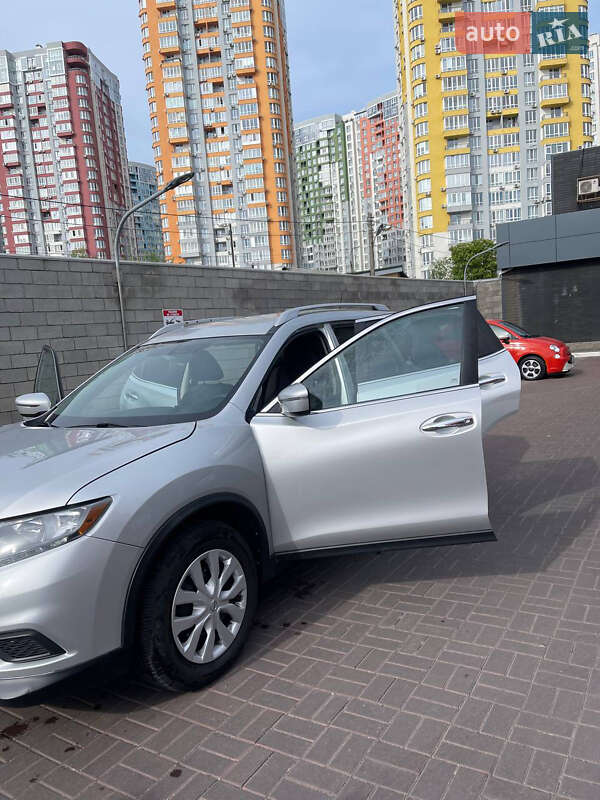 Позашляховик / Кросовер Nissan Rogue 2016 в Києві