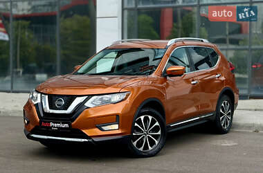 Внедорожник / Кроссовер Nissan Rogue 2017 в Харькове