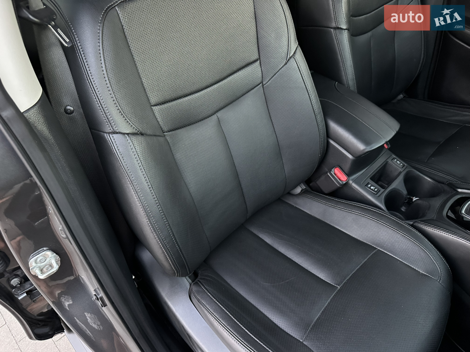 2019 Nissan Rogue - мініатюра 15
