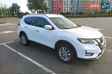 Позашляховик / Кросовер Nissan Rogue 2017 в Києві