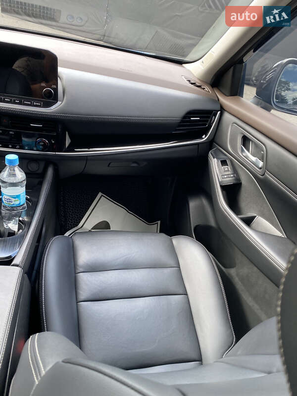 Позашляховик / Кросовер Nissan Rogue 2023 в Дніпрі