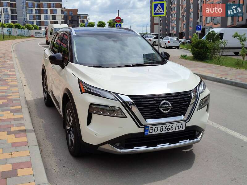 Внедорожник / Кроссовер Nissan Rogue 2020 в Тернополе