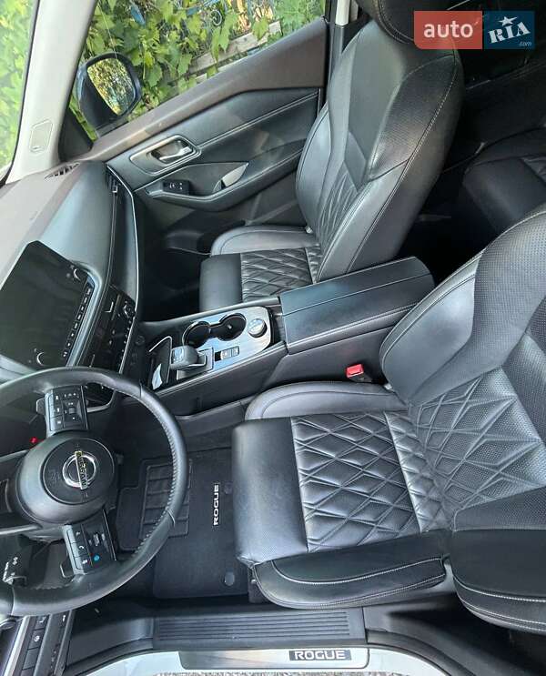 Внедорожник / Кроссовер Nissan Rogue 2020 в Тернополе