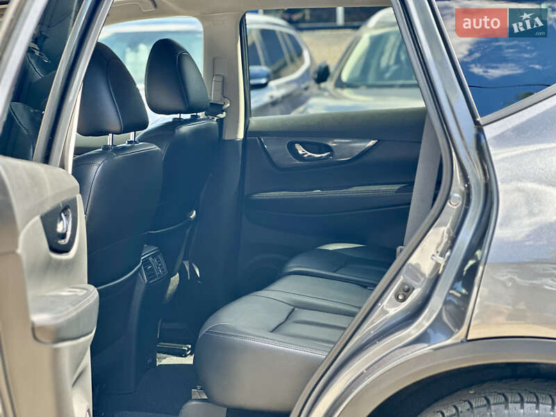 Позашляховик / Кросовер Nissan Rogue 2018 в Києві