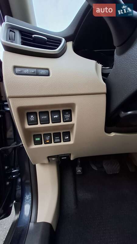 Внедорожник / Кроссовер Nissan Rogue 2015 в Ивано-Франковске