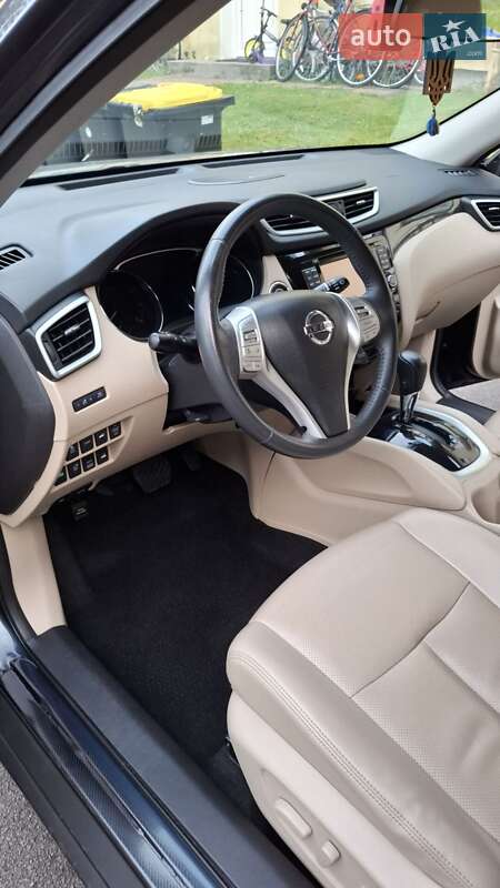 Внедорожник / Кроссовер Nissan Rogue 2015 в Ивано-Франковске