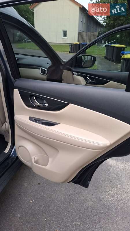 Внедорожник / Кроссовер Nissan Rogue 2015 в Ивано-Франковске