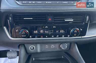 Позашляховик / Кросовер Nissan Rogue 2020 в 