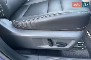 Позашляховик / Кросовер Nissan Rogue 2020 в 