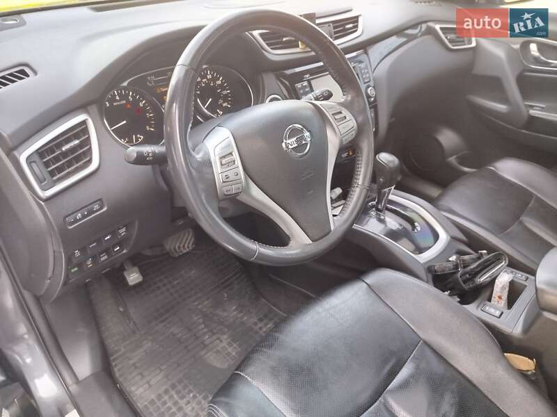 Позашляховик / Кросовер Nissan Rogue 2016 в Полтаві