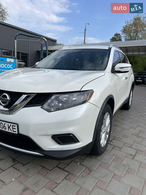 Внедорожник / Кроссовер Nissan Rogue 2016 в Запорожье