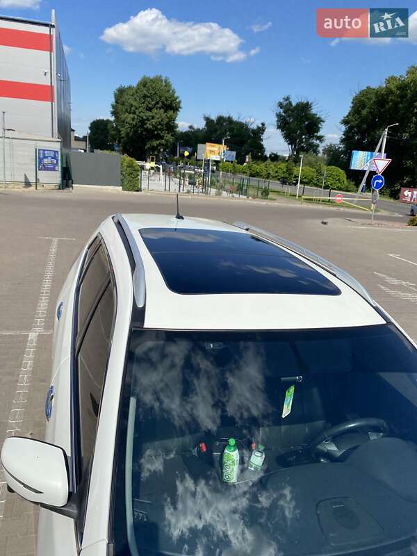 Позашляховик / Кросовер Nissan Rogue 2016 в Києві