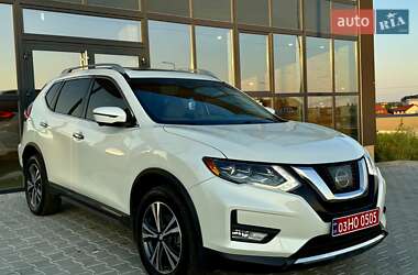 Внедорожник / Кроссовер Nissan Rogue 2017 в Тернополе