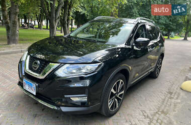 Внедорожник / Кроссовер Nissan Rogue 2019 в 