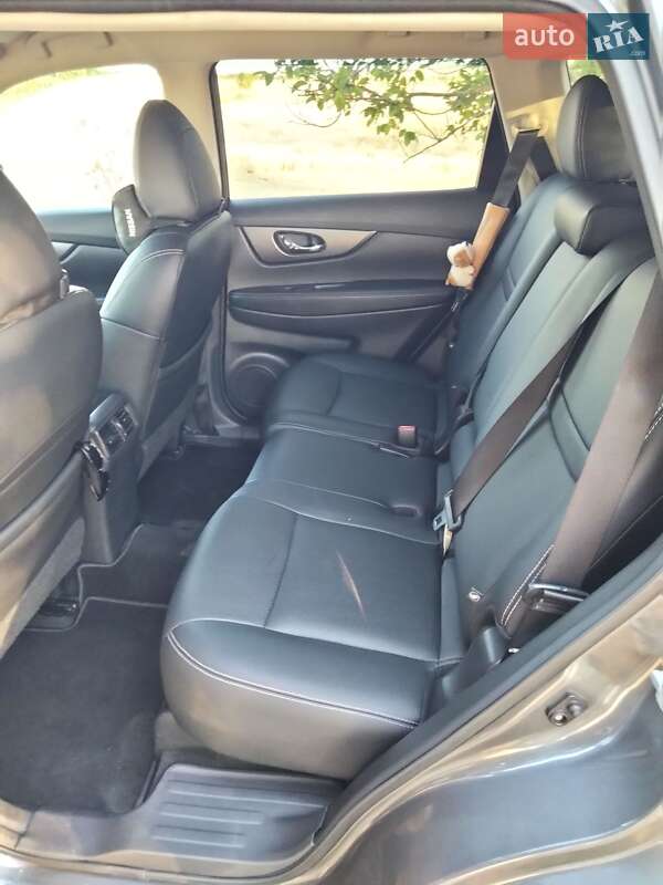 Позашляховик / Кросовер Nissan Rogue 2016 в Одесі