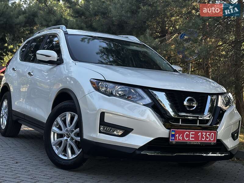 Внедорожник / Кроссовер Nissan Rogue 2017 в Дрогобыче