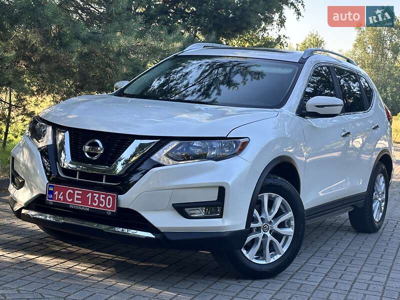 Внедорожник / Кроссовер Nissan Rogue 2017 в Дрогобыче