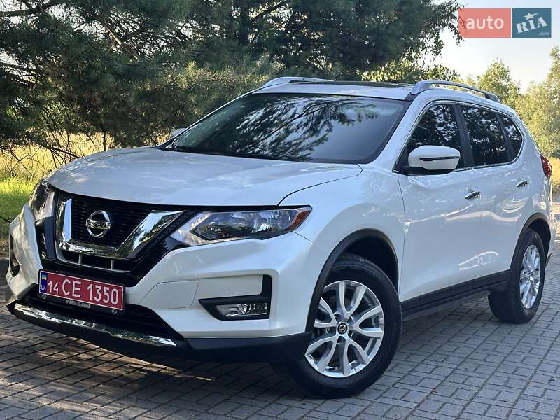 Внедорожник / Кроссовер Nissan Rogue 2017 в Дрогобыче
