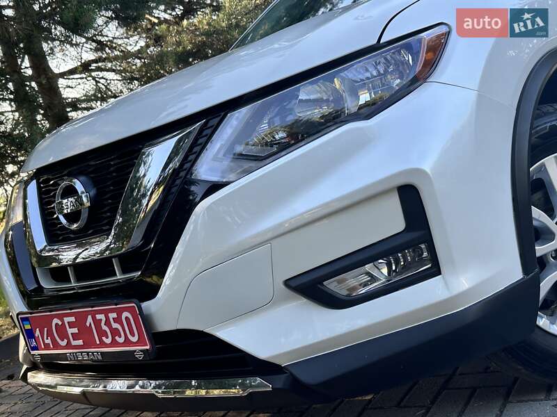 Внедорожник / Кроссовер Nissan Rogue 2017 в Дрогобыче