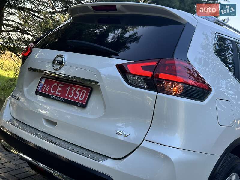Внедорожник / Кроссовер Nissan Rogue 2017 в Дрогобыче