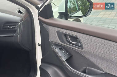 Внедорожник / Кроссовер Nissan Rogue 2022 в 