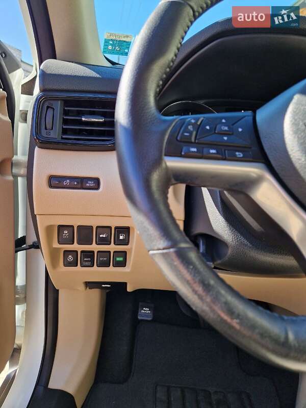 Позашляховик / Кросовер Nissan Rogue 2018 в Кременчуці