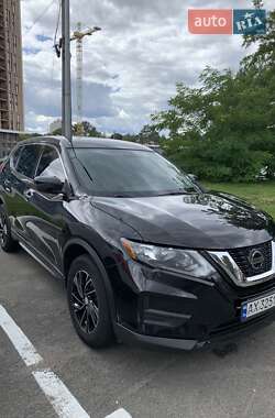 Позашляховик / Кросовер Nissan Rogue 2018 в Києві