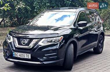 Позашляховик / Кросовер Nissan Rogue 2017 в Львові