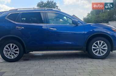 Внедорожник / Кроссовер Nissan Rogue 2018 в 