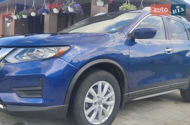 Внедорожник / Кроссовер Nissan Rogue 2018 в 