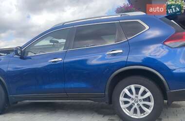 Внедорожник / Кроссовер Nissan Rogue 2018 в 