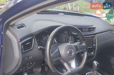Внедорожник / Кроссовер Nissan Rogue 2018 в 