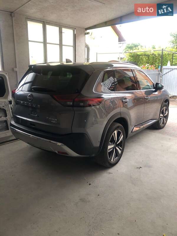 Внедорожник / Кроссовер Nissan Rogue 2023 в Дрогобыче