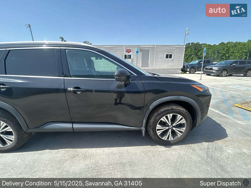 Внедорожник / Кроссовер Nissan Rogue 2021 в Ровно