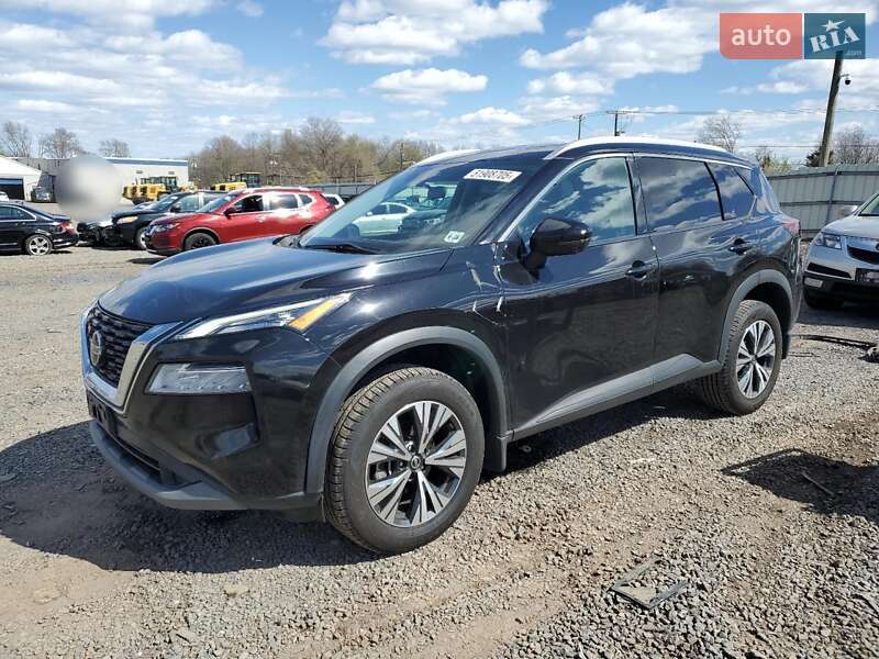Внедорожник / Кроссовер Nissan Rogue 2021 в Ровно