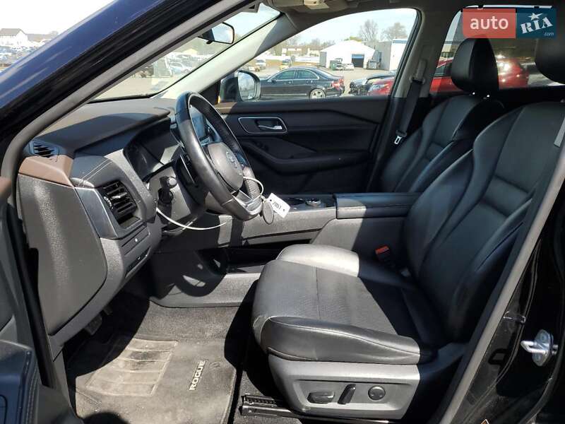 Внедорожник / Кроссовер Nissan Rogue 2021 в Ровно