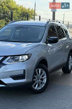 Внедорожник / Кроссовер Nissan Rogue 2019 в 