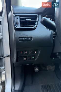 Внедорожник / Кроссовер Nissan Rogue 2019 в 