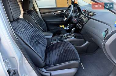 Внедорожник / Кроссовер Nissan Rogue 2019 в 