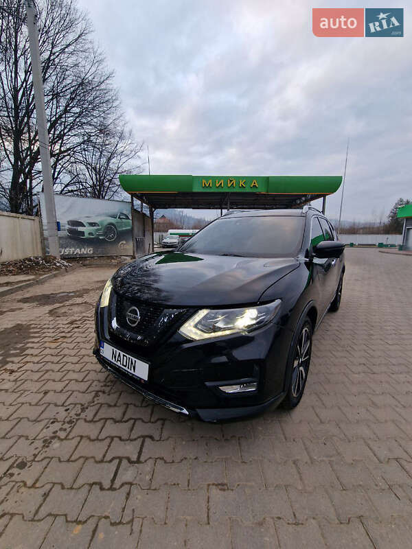 Внедорожник / Кроссовер Nissan Rogue 2019 в Надворной