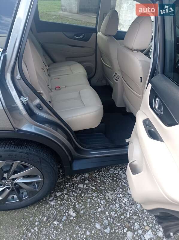 Позашляховик / Кросовер Nissan Rogue 2016 в Яворові