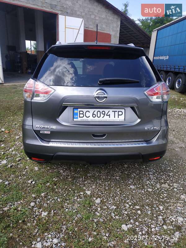 Позашляховик / Кросовер Nissan Rogue 2016 в Яворові