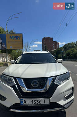Внедорожник / Кроссовер Nissan Rogue 2017 в Киеве