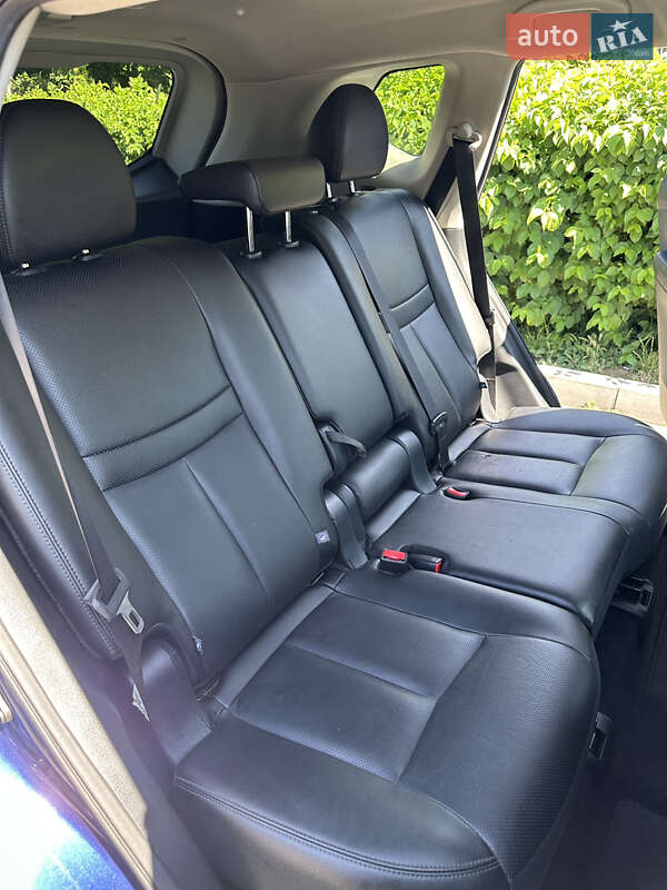 Позашляховик / Кросовер Nissan Rogue 2019 в Чернівцях